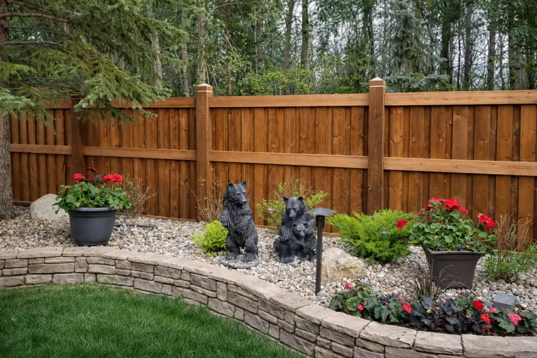 Cedar fence with garden retreat