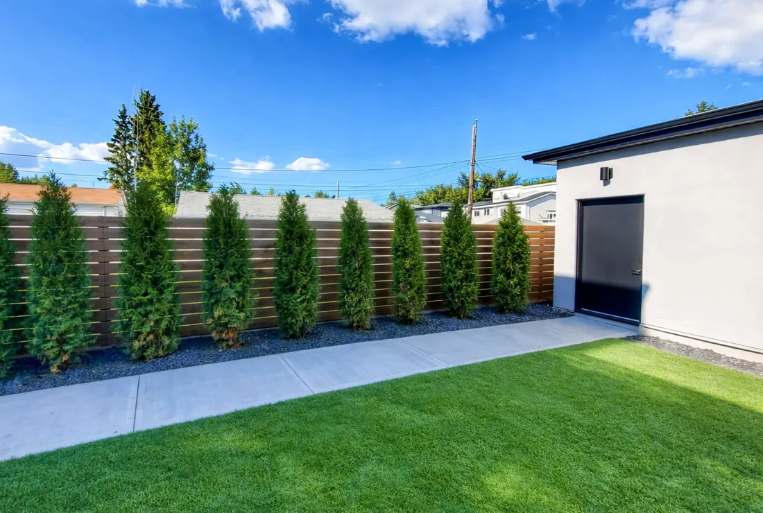 Modern horizontal privacy fence
