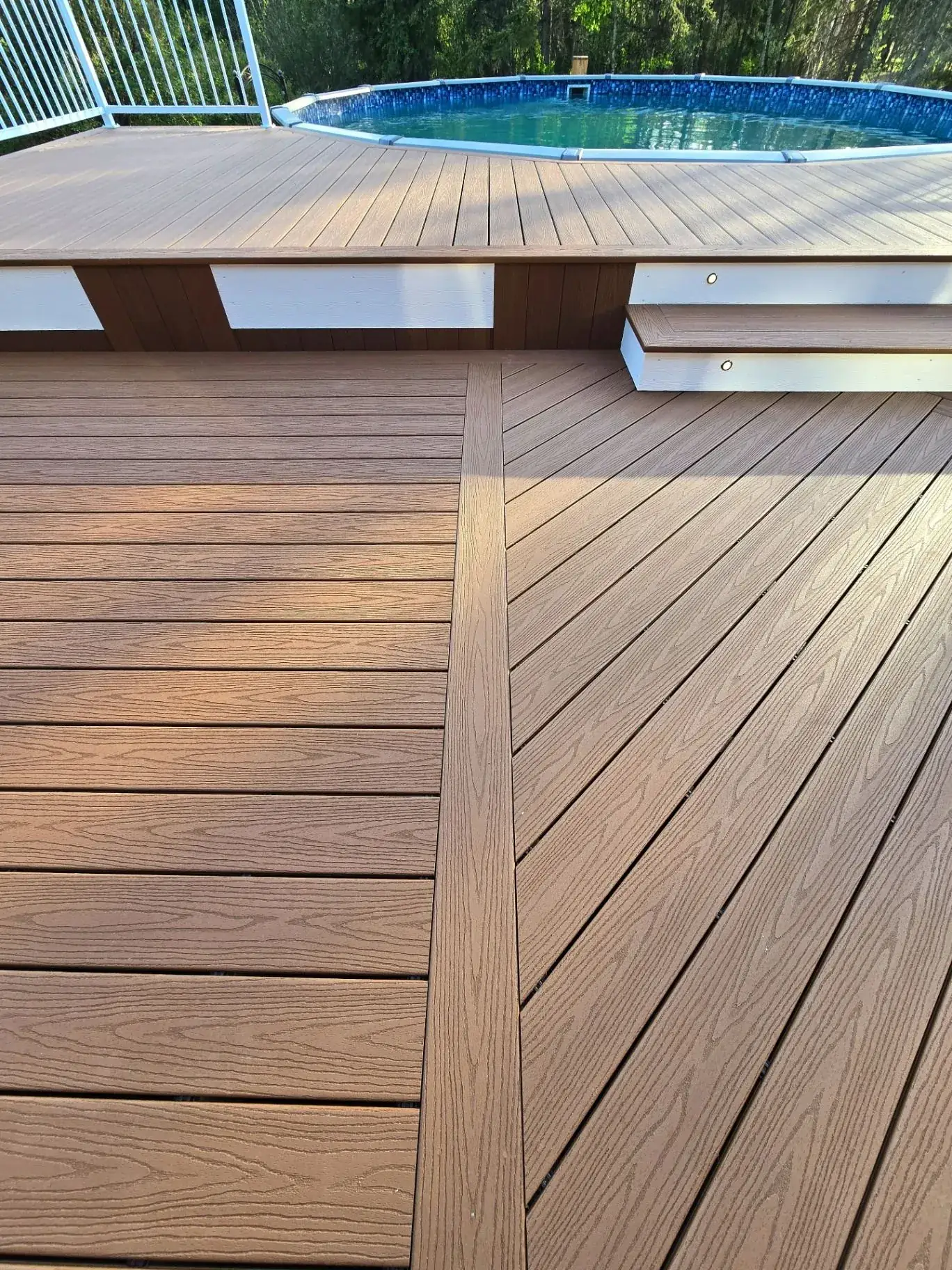 Fiberon wraparound pool deck with herringbone inlay — photo 7